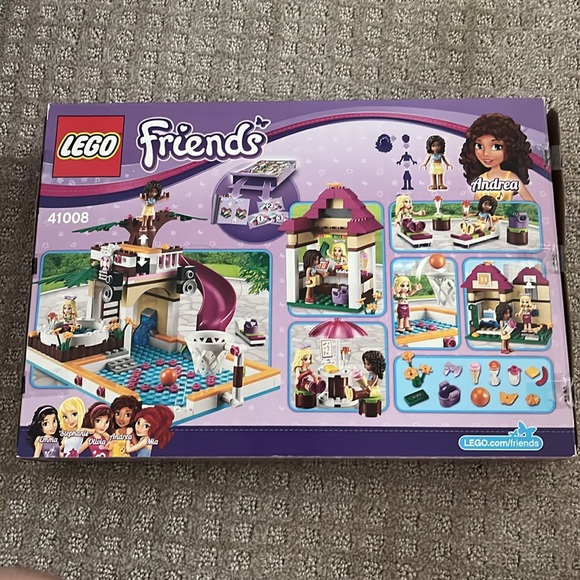 Lego Friends: Heartlake City Pool - Picture 2 of 2